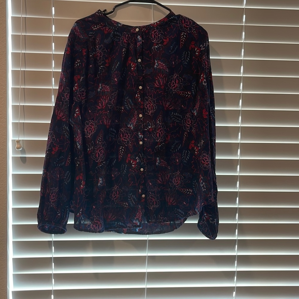 X-Large women’s flowy button down old navy